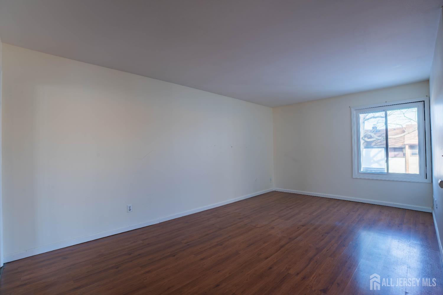 2-Z Avon, East Windsor, NJ, 08520