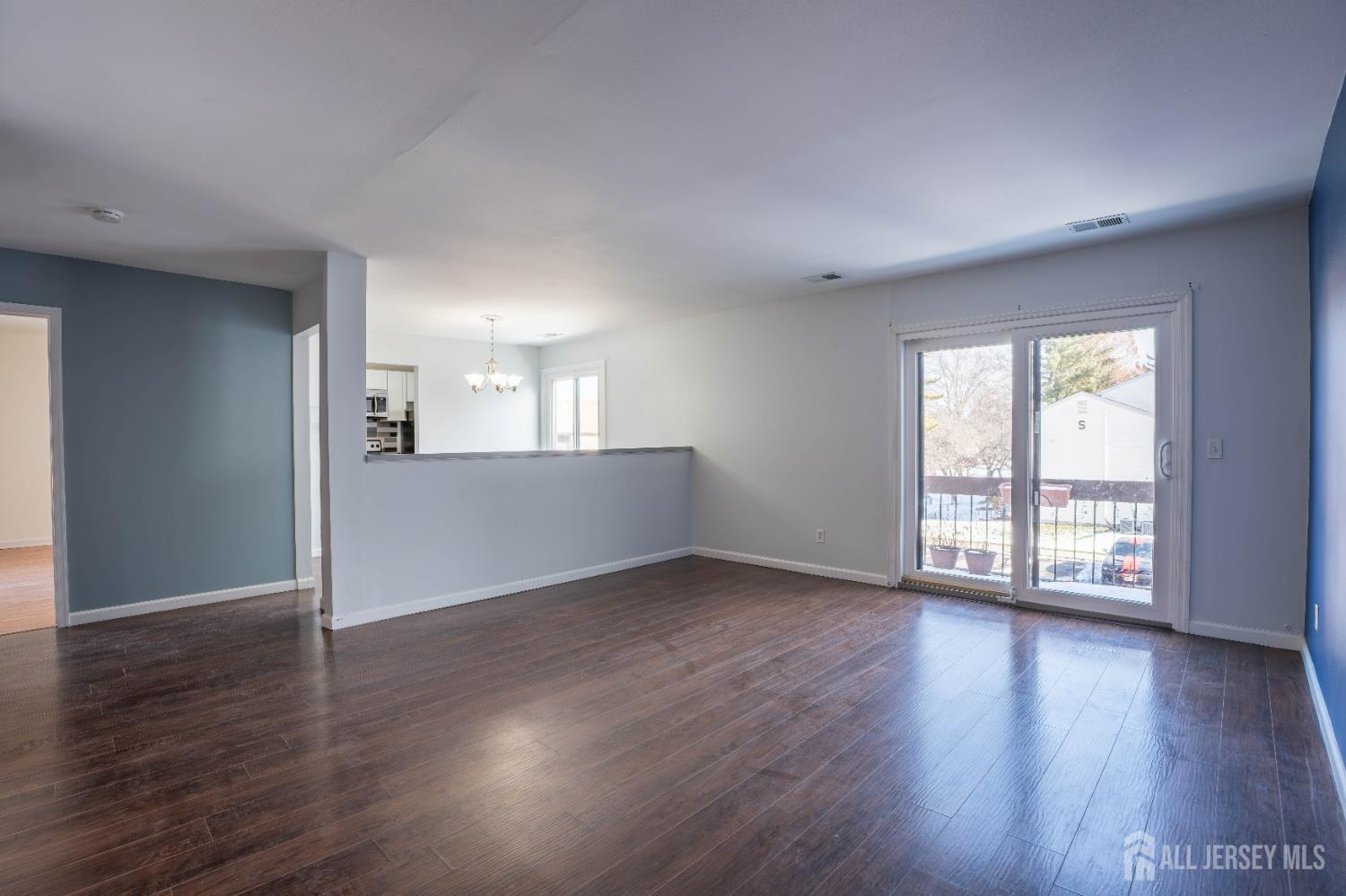 2-Z Avon, East Windsor, NJ, 08520