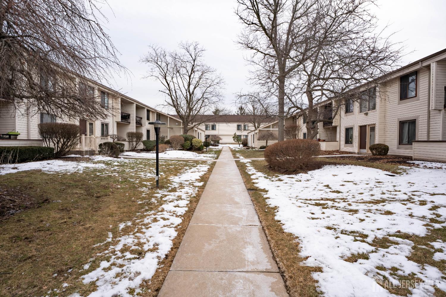 2-Z Avon, East Windsor, NJ, 08520