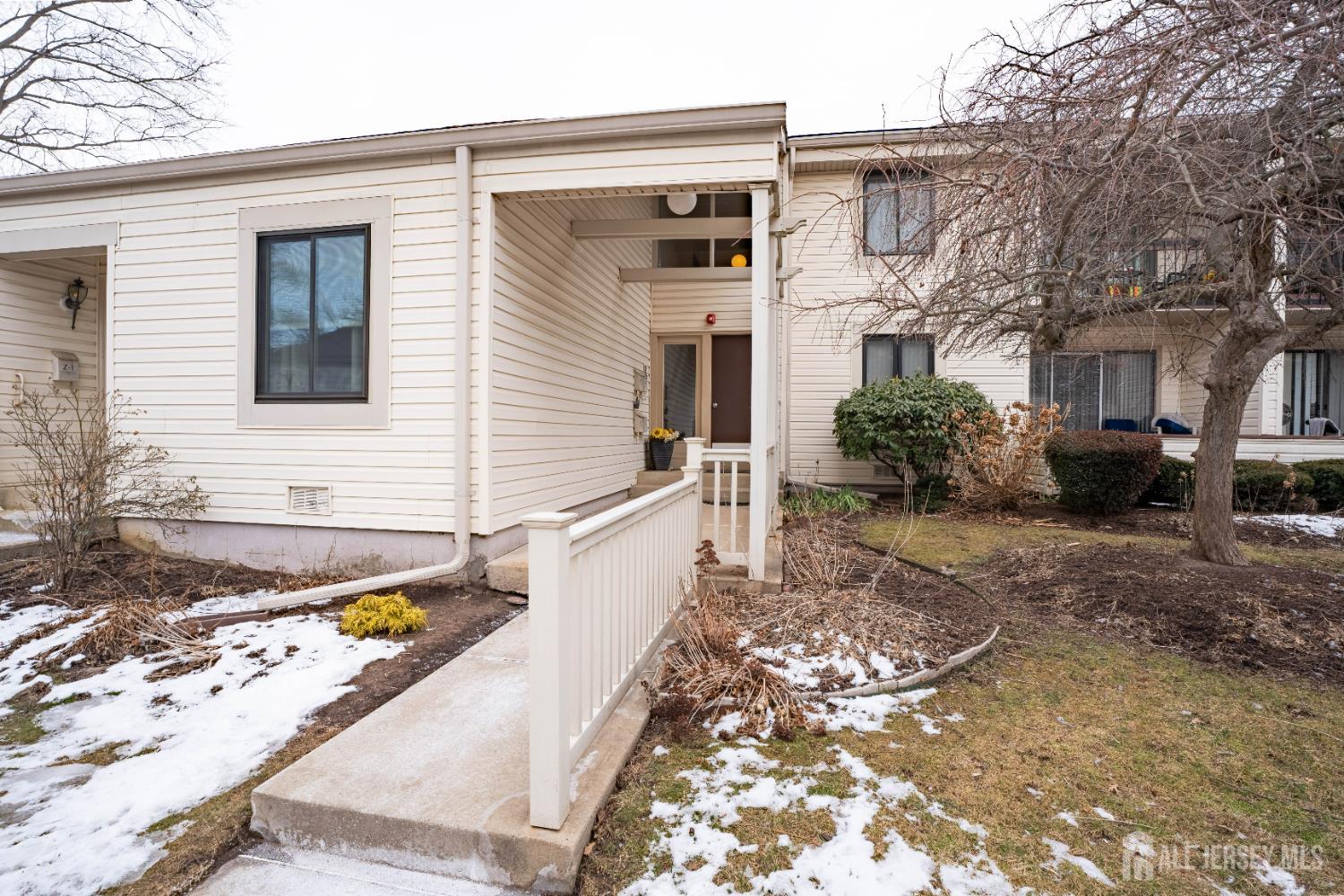 2-Z Avon, East Windsor, NJ, 08520