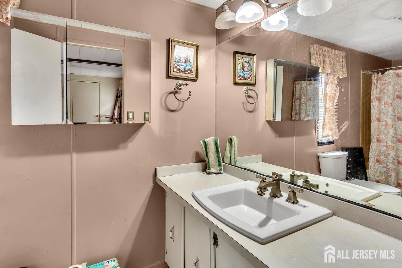 139 W Village, Spotswood, NJ, 08884