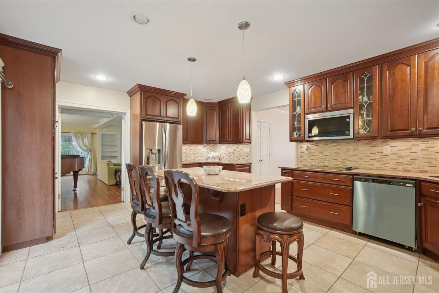 12 Edgewood, Edison, NJ, 08820