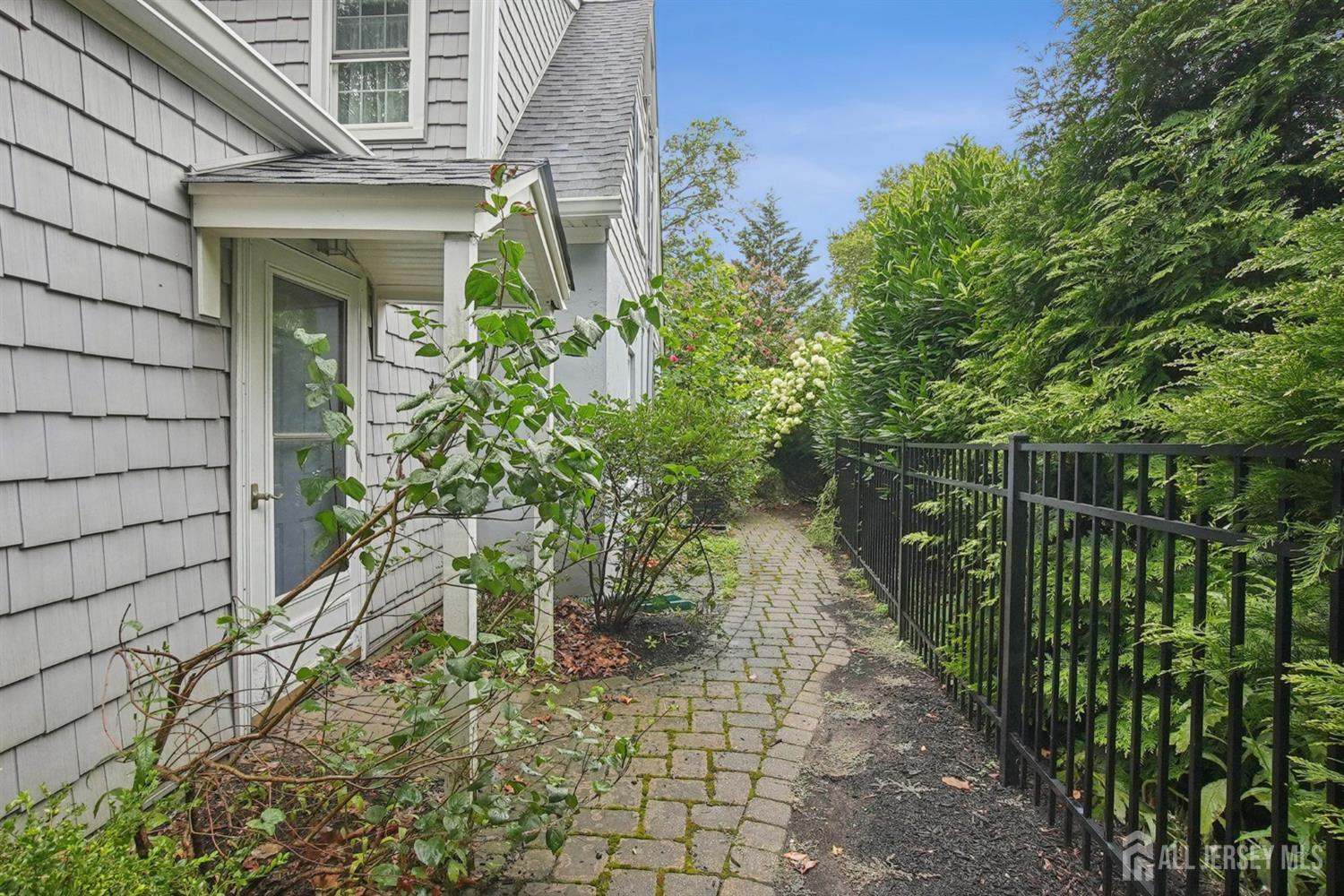 12 Edgewood, Edison, NJ, 08820