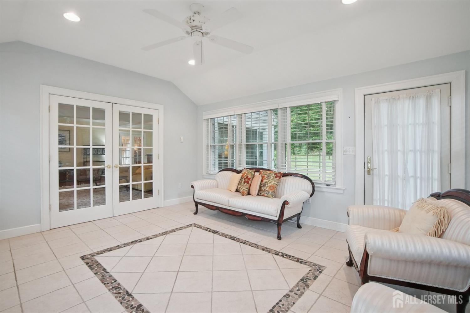 12 Edgewood, Edison, NJ, 08820