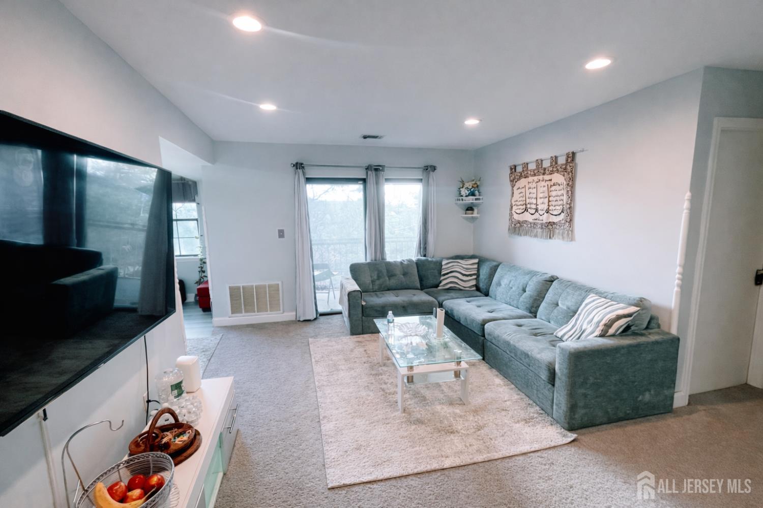 Homes for sale in Woodbridge Proper, NJ | 23 C Powderhorn Ct, Woodbridge Proper, NJ 07095 | MLS# 2610271R