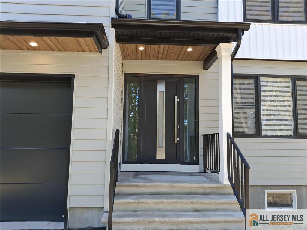 Homes for sale in South Amboy, NJ | 440 Railroad Ave, South Amboy, NJ 08879 | MLS# 2661212M