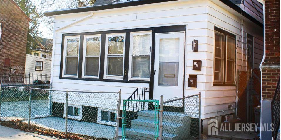 23 W Christoph, Trenton, NJ, 08618