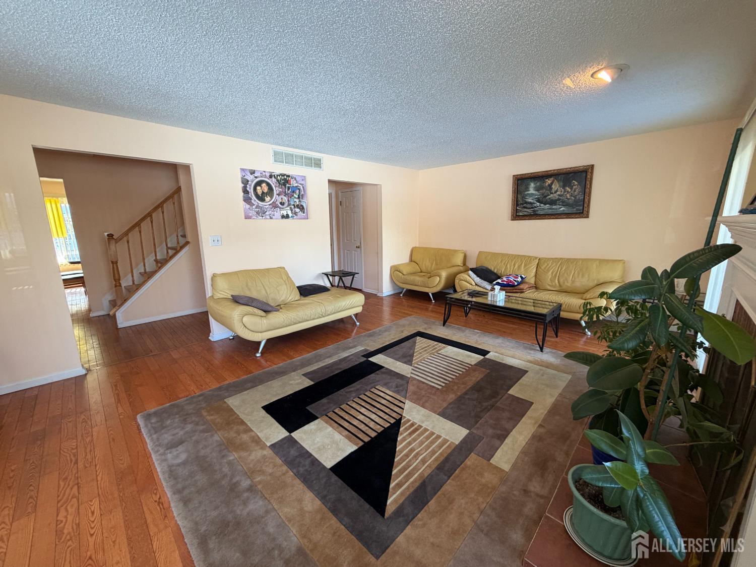 Homes for sale in South Brunswick, NJ | 76 Regal Dr, South Brunswick, NJ 08852 | MLS# 2610308R