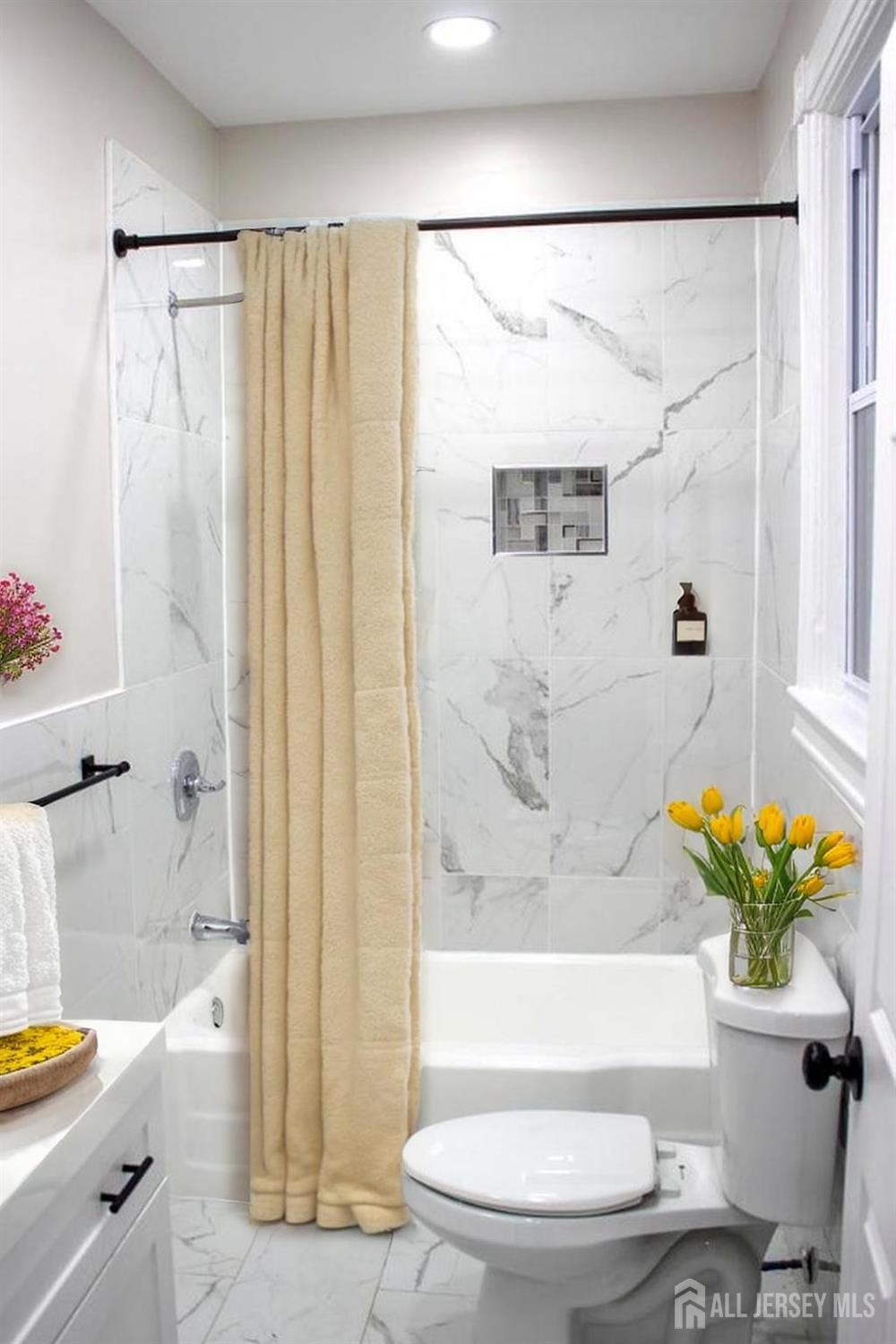 23 W Christoph, Trenton, NJ, 08618