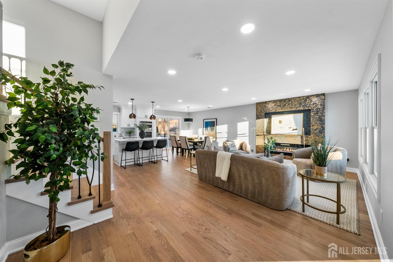 Homes for sale in Colonia, NJ | 64 S Cliff Rd, Colonia, NJ 07067 | MLS# 2610327R