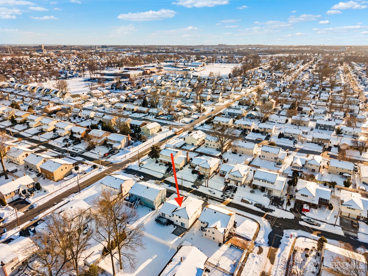 Homes for sale in Colonia, NJ | 64 S Cliff Rd, Colonia, NJ 07067 | MLS# 2610327R