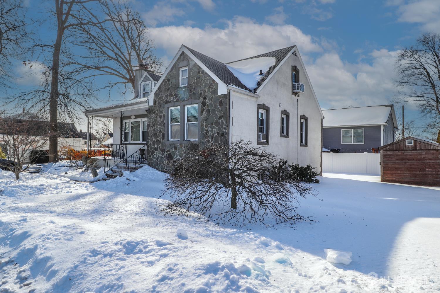 8 Normandy Road, Colonia, NJ, 07067