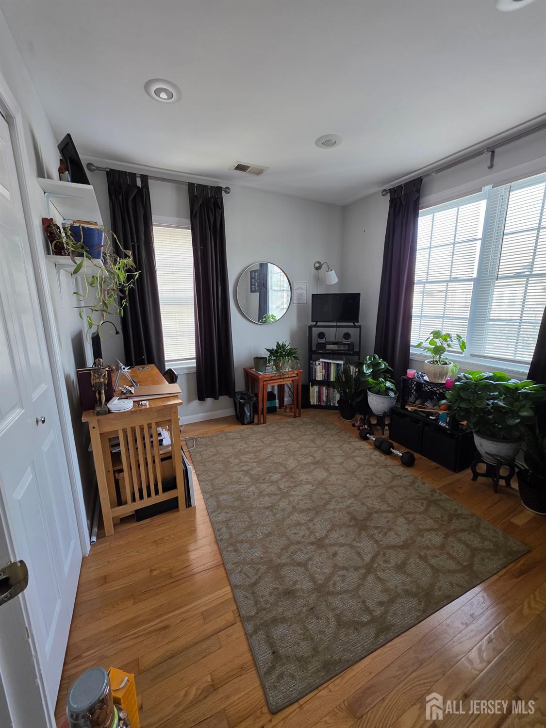 25 Columbia, Trenton, NJ, 08618