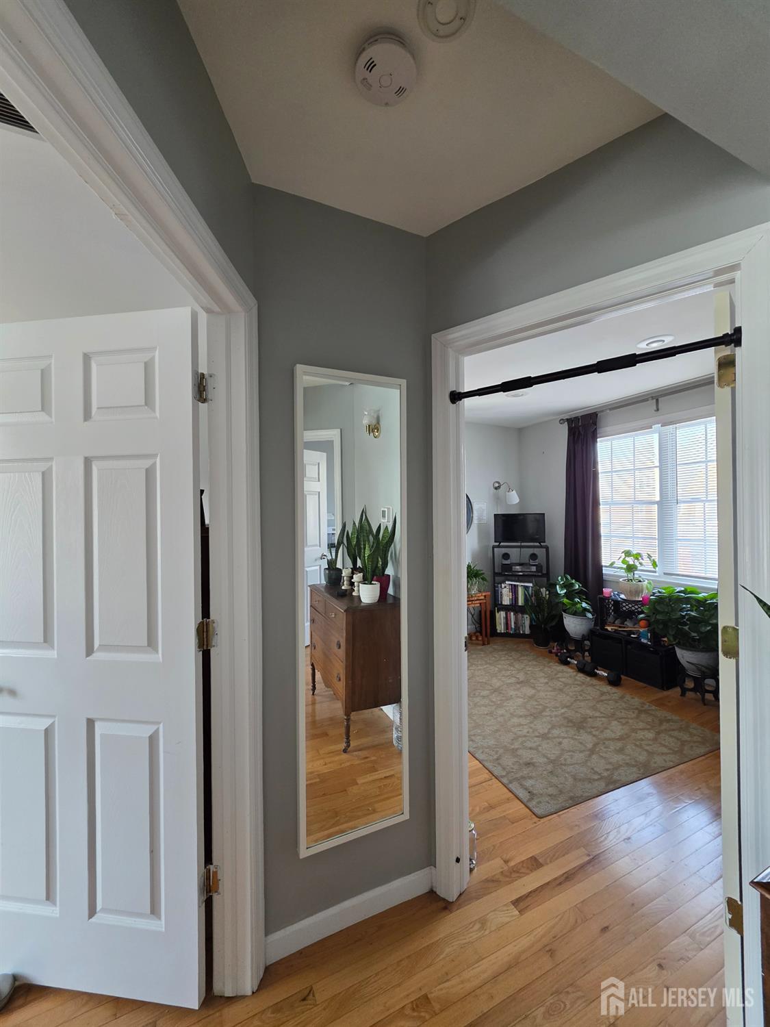 25 Columbia, Trenton, NJ, 08618