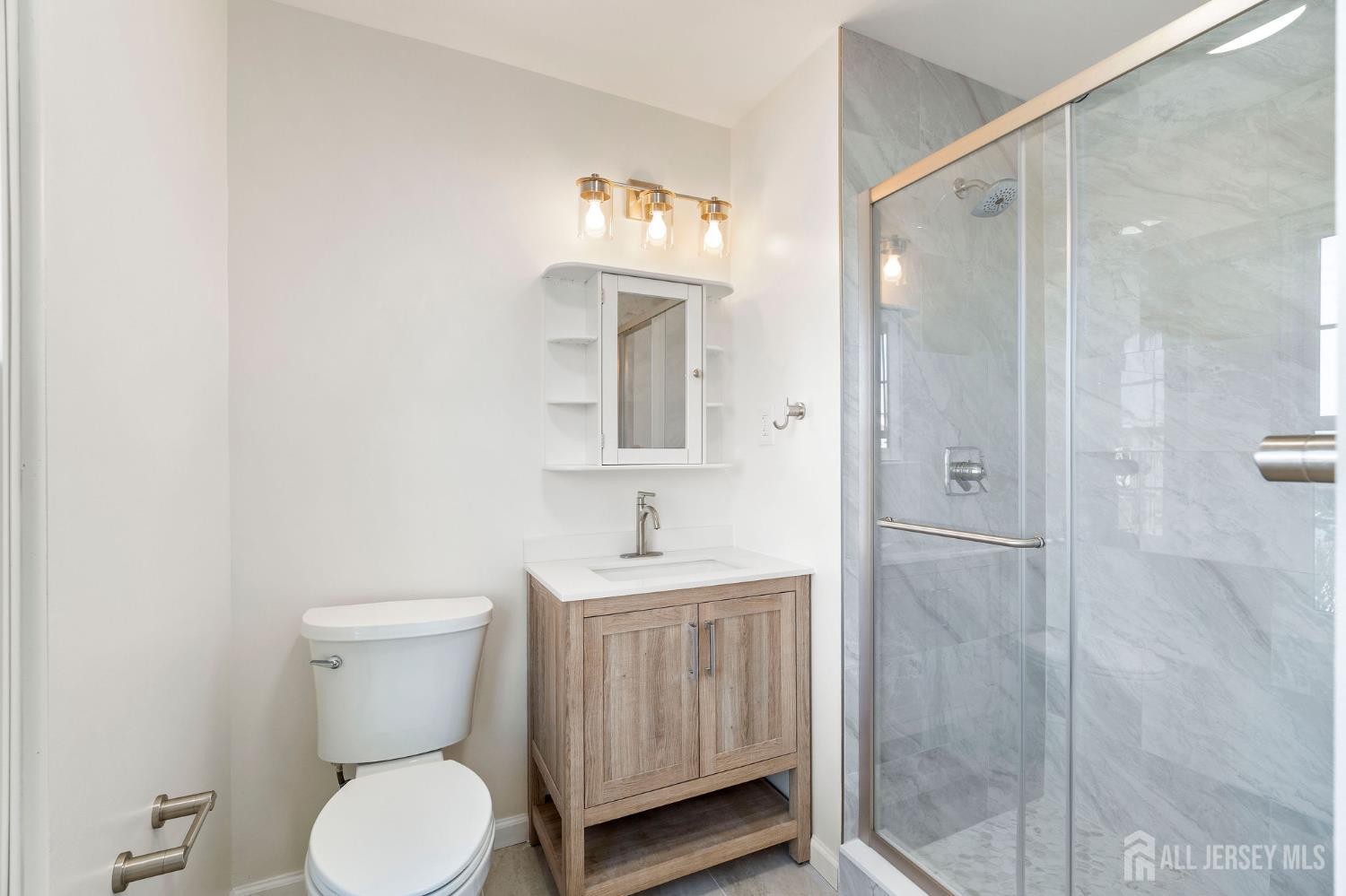 Homes for sale in Franklin Twsp, NJ | 127 Hampton Ct, Franklin Twsp, NJ 08873 | MLS# 2610434R