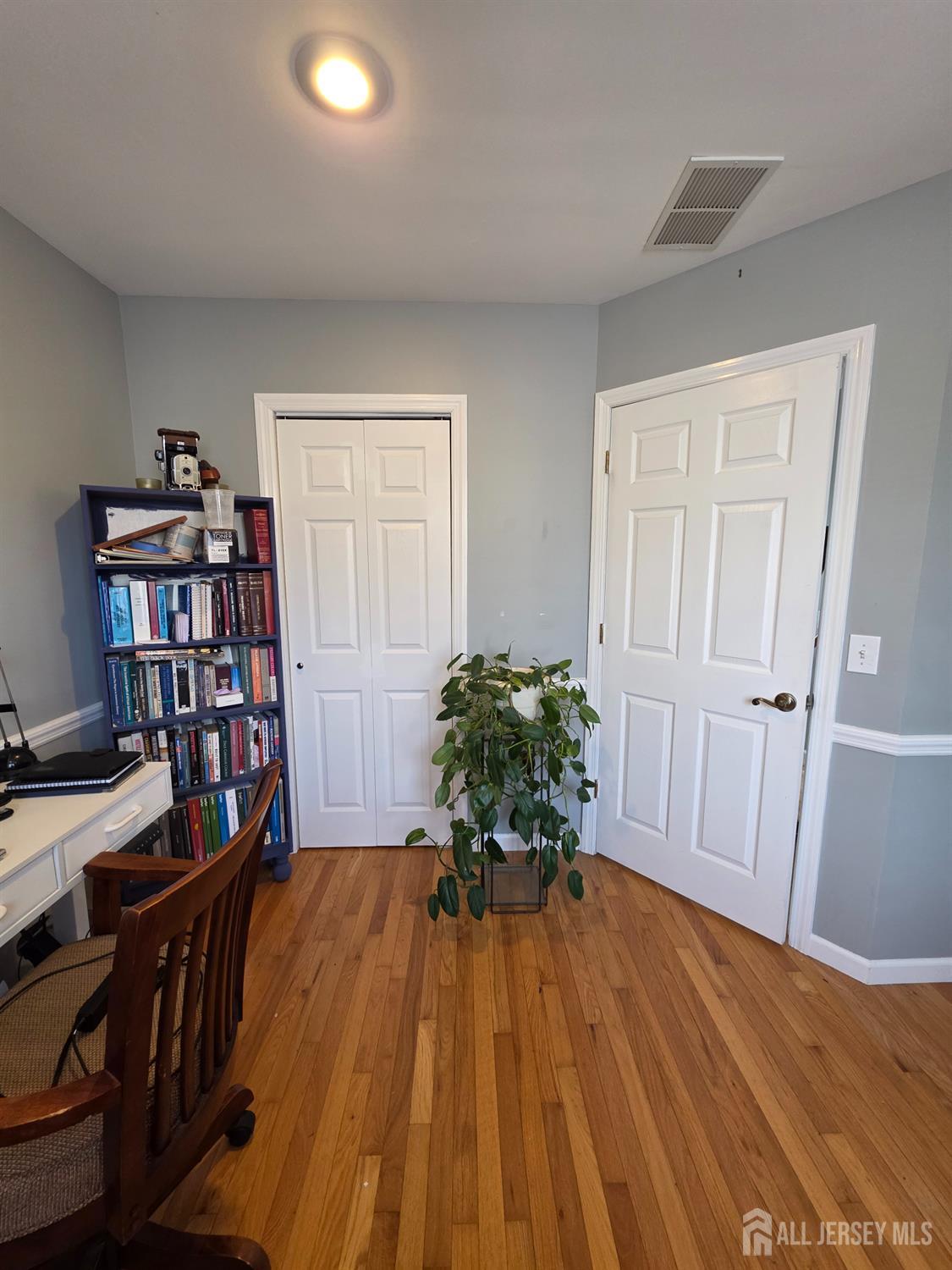 25 Columbia, Trenton, NJ, 08618