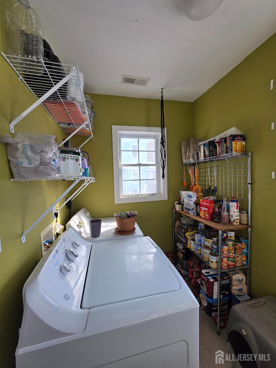 25 Columbia, Trenton, NJ, 08618