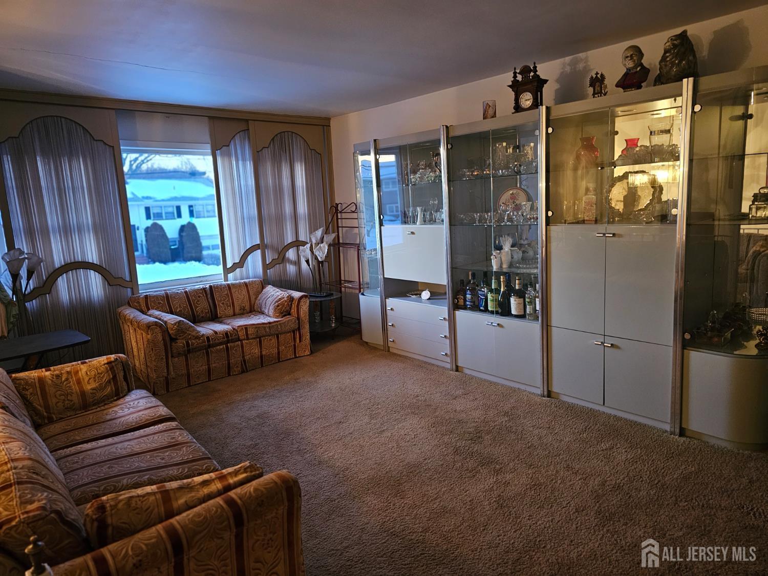 Homes for sale in Union Twp, NJ | 2469-2469 N Macarthur Dr, Union Twp, NJ 07083 | MLS# 2610483R