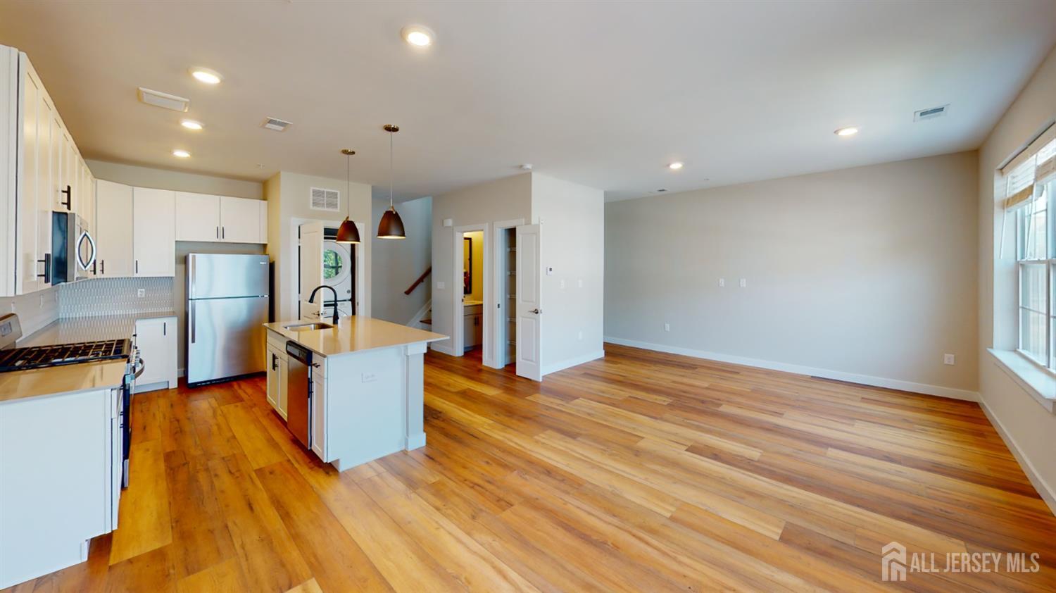 345 Kaplan, Hackensack, NJ, 07601