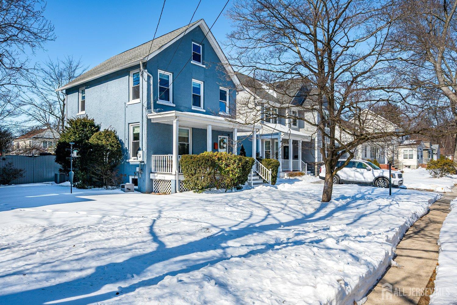 Homes for sale in Metuchen, NJ | 55 Grove Ave, Metuchen, NJ 08840 | MLS# 2609697R