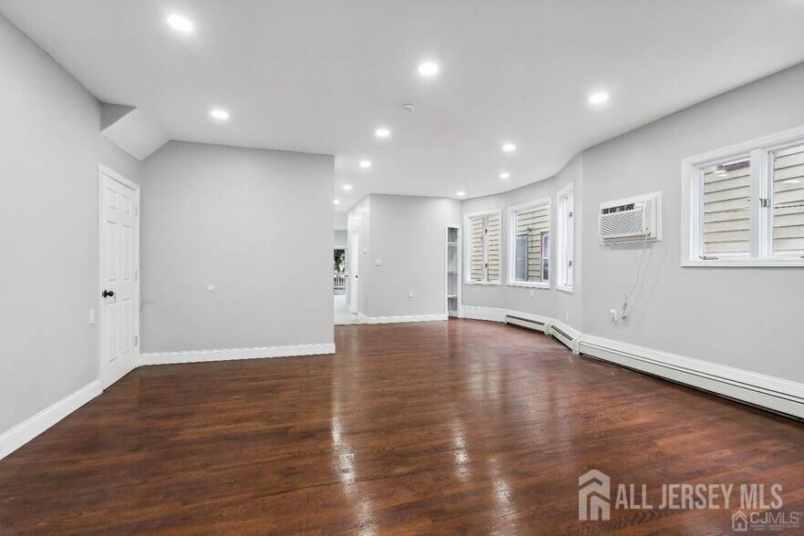 29 S S 2nd, Highland Park, NJ, 08904