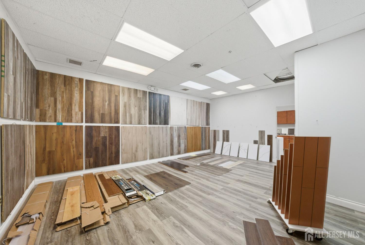 1245 US-1 UNIT 1L, Edison, NJ, 08837