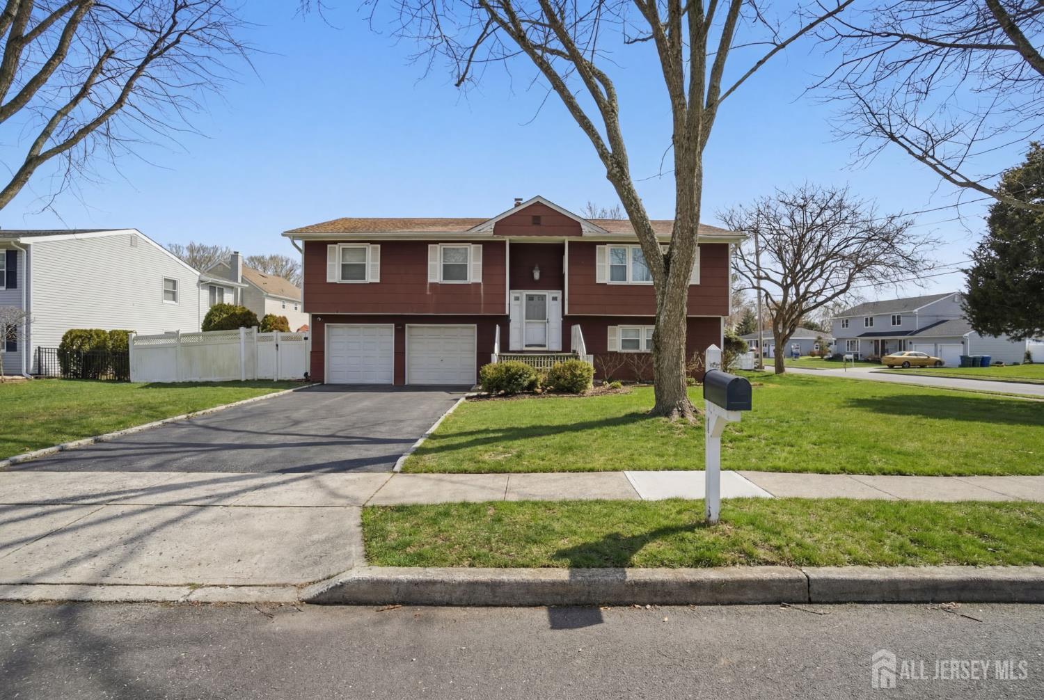 1061 Roosevelt Avenue, New Milford, NJ, 07646