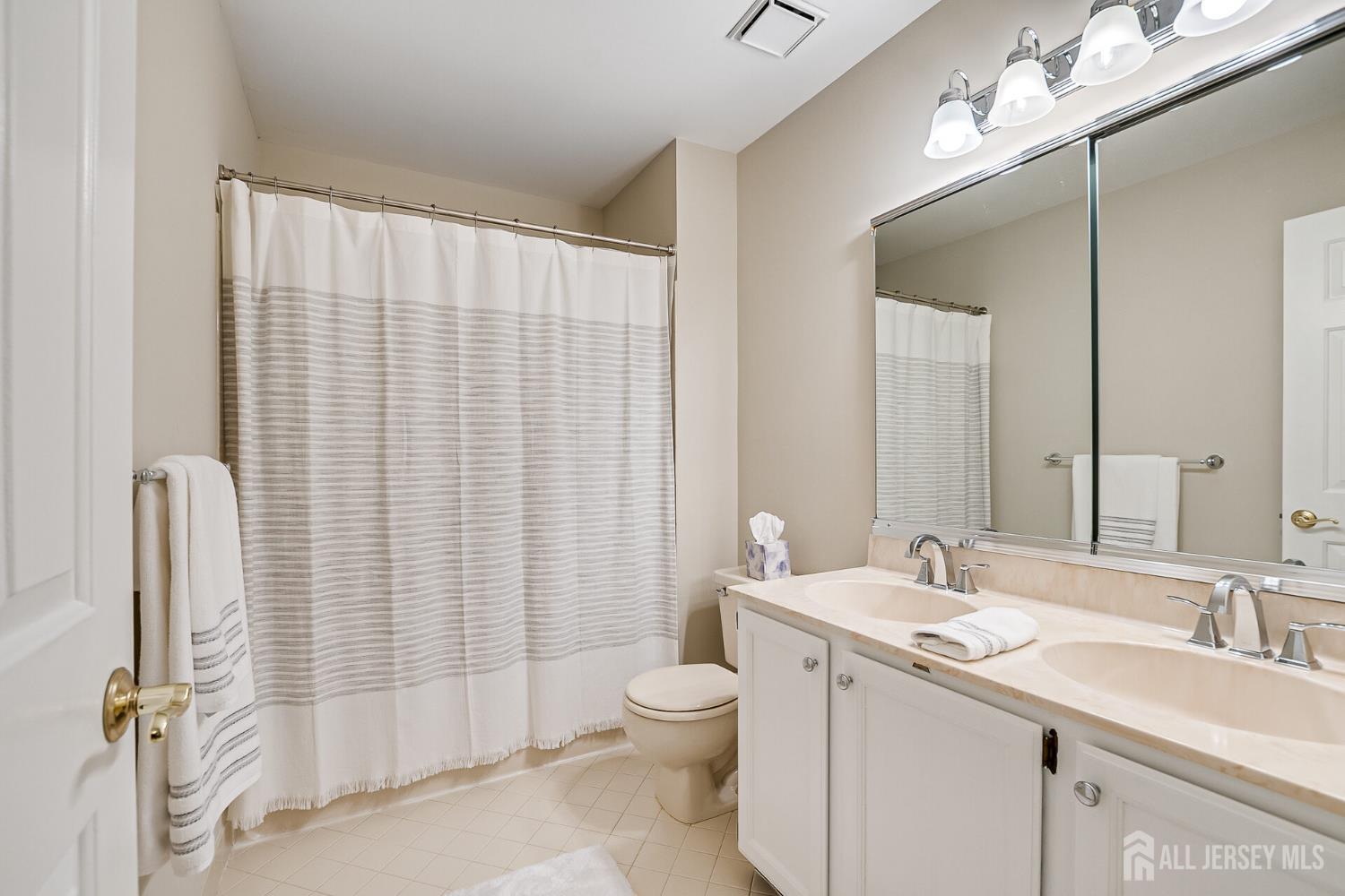 3 Clinton Court, South Brunswick, NJ, 08824