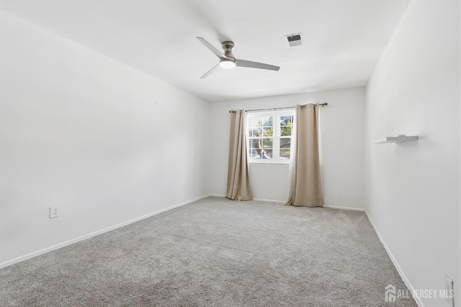 125 College Drive, Edison, NJ, 08817 125 College Drive, Edison, NJ, 08817