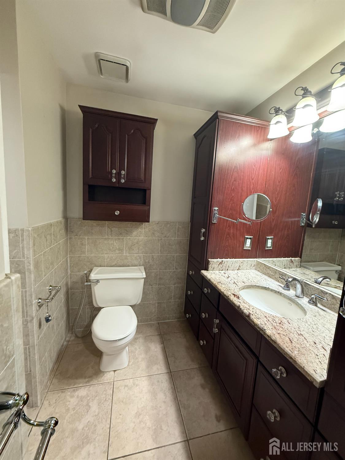 1 Carriage Place, Edison, NJ, 08820 1 Carriage Place, Edison, NJ, 08820