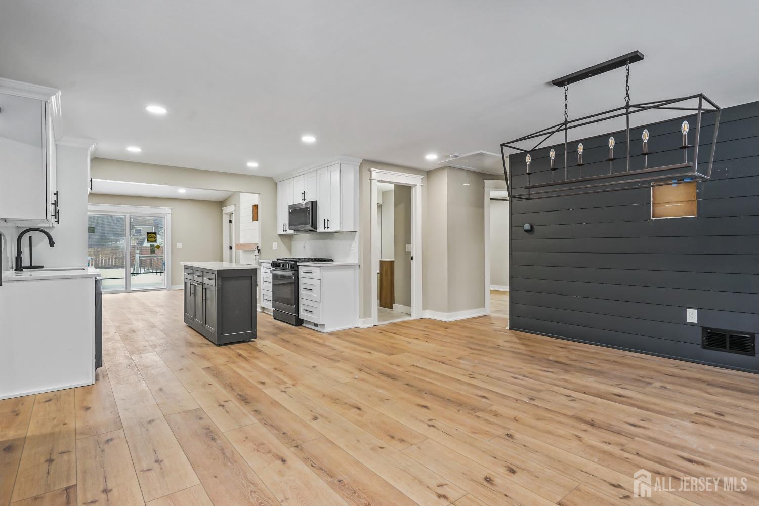 820 front Street, Dunellen, NJ, 08812 820 front Street, Dunellen, NJ, 08812