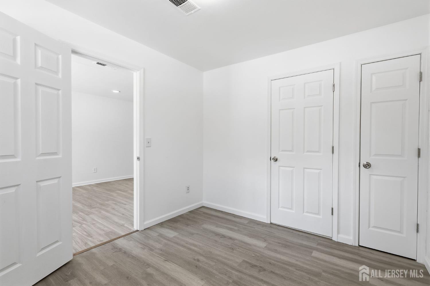 125 College Drive, Edison, NJ, 08817 125 College Drive, Edison, NJ, 08817