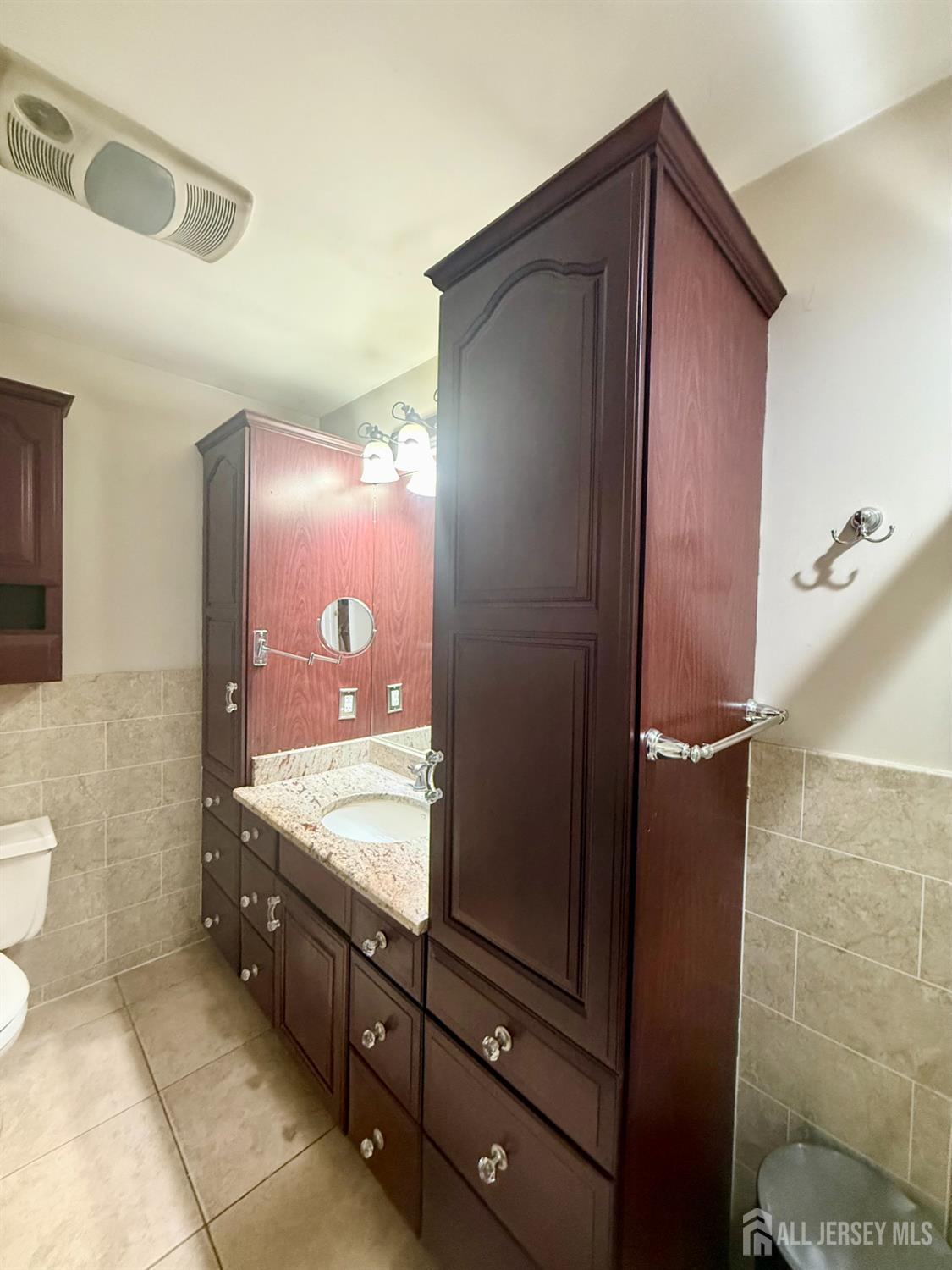 1 Carriage Place, Edison, NJ, 08820 1 Carriage Place, Edison, NJ, 08820