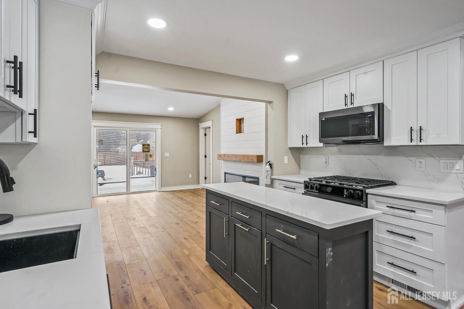 820 front Street, Dunellen, NJ, 08812 820 front Street, Dunellen, NJ, 08812