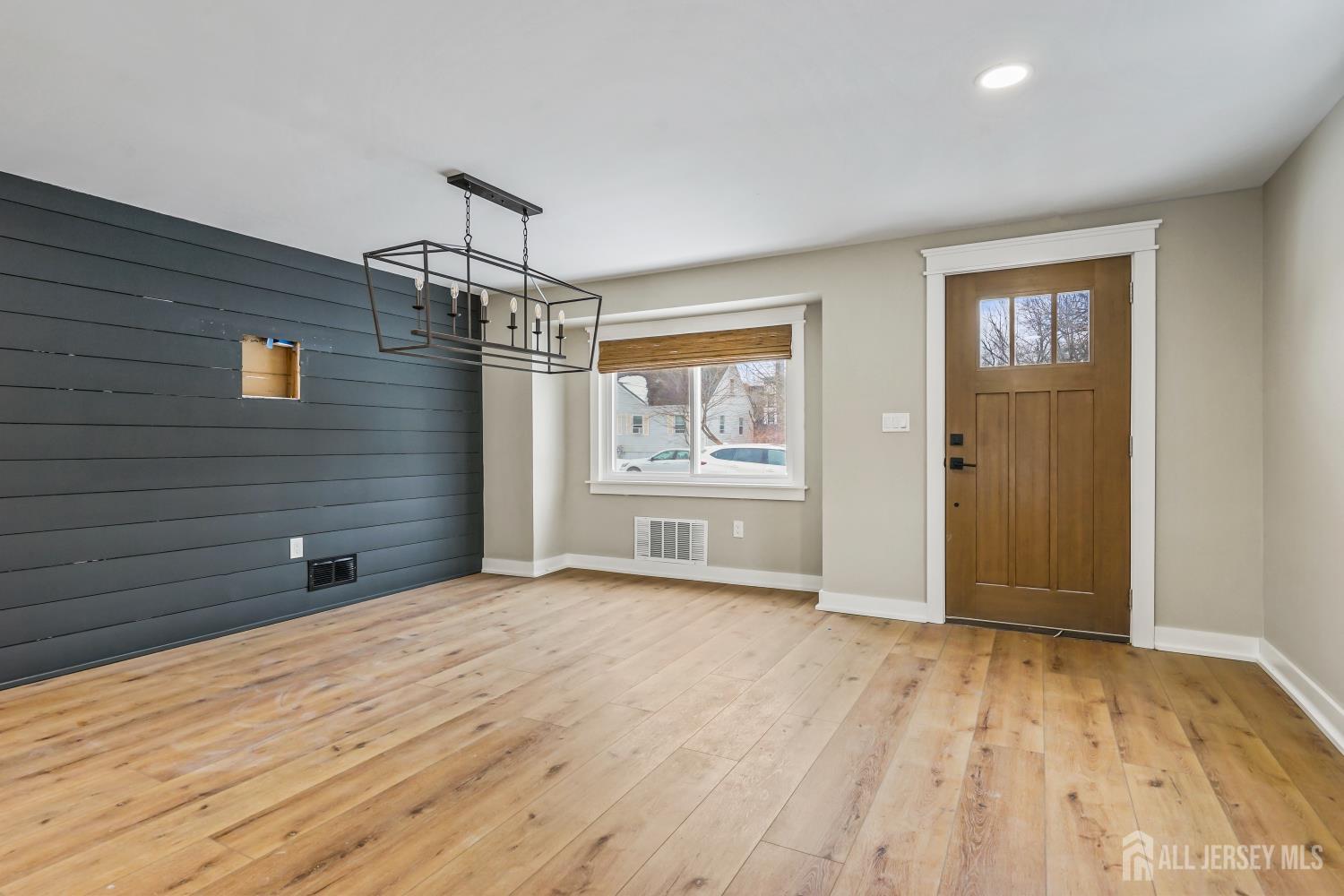 820 front Street, Dunellen, NJ, 08812 820 front Street, Dunellen, NJ, 08812