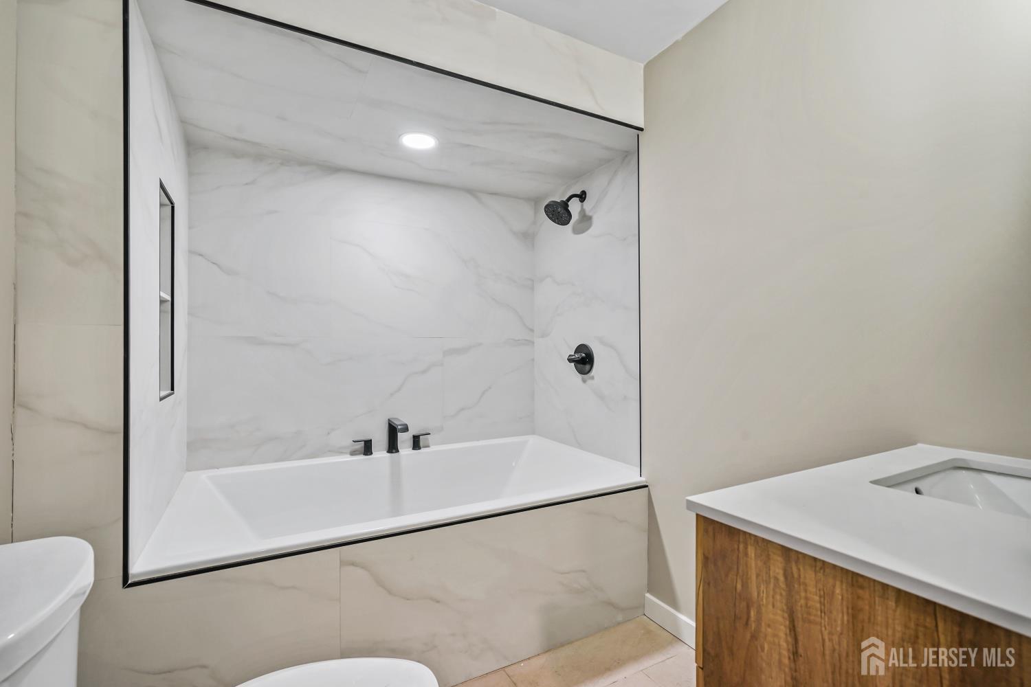 820 front Street, Dunellen, NJ, 08812 820 front Street, Dunellen, NJ, 08812