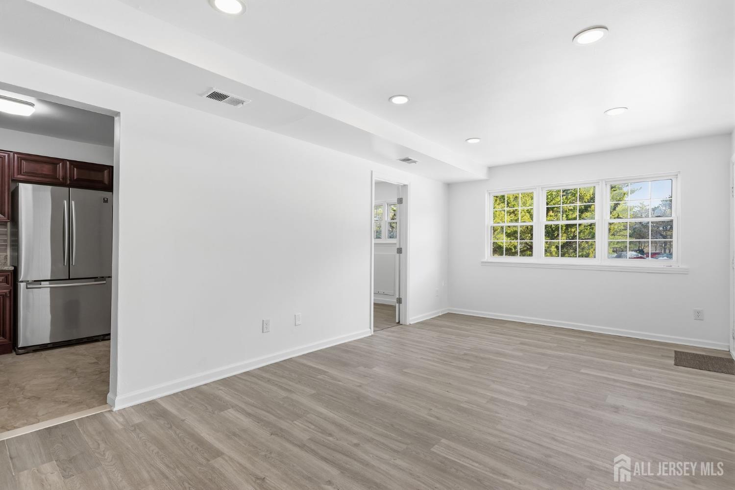 125 College Drive, Edison, NJ, 08817 125 College Drive, Edison, NJ, 08817