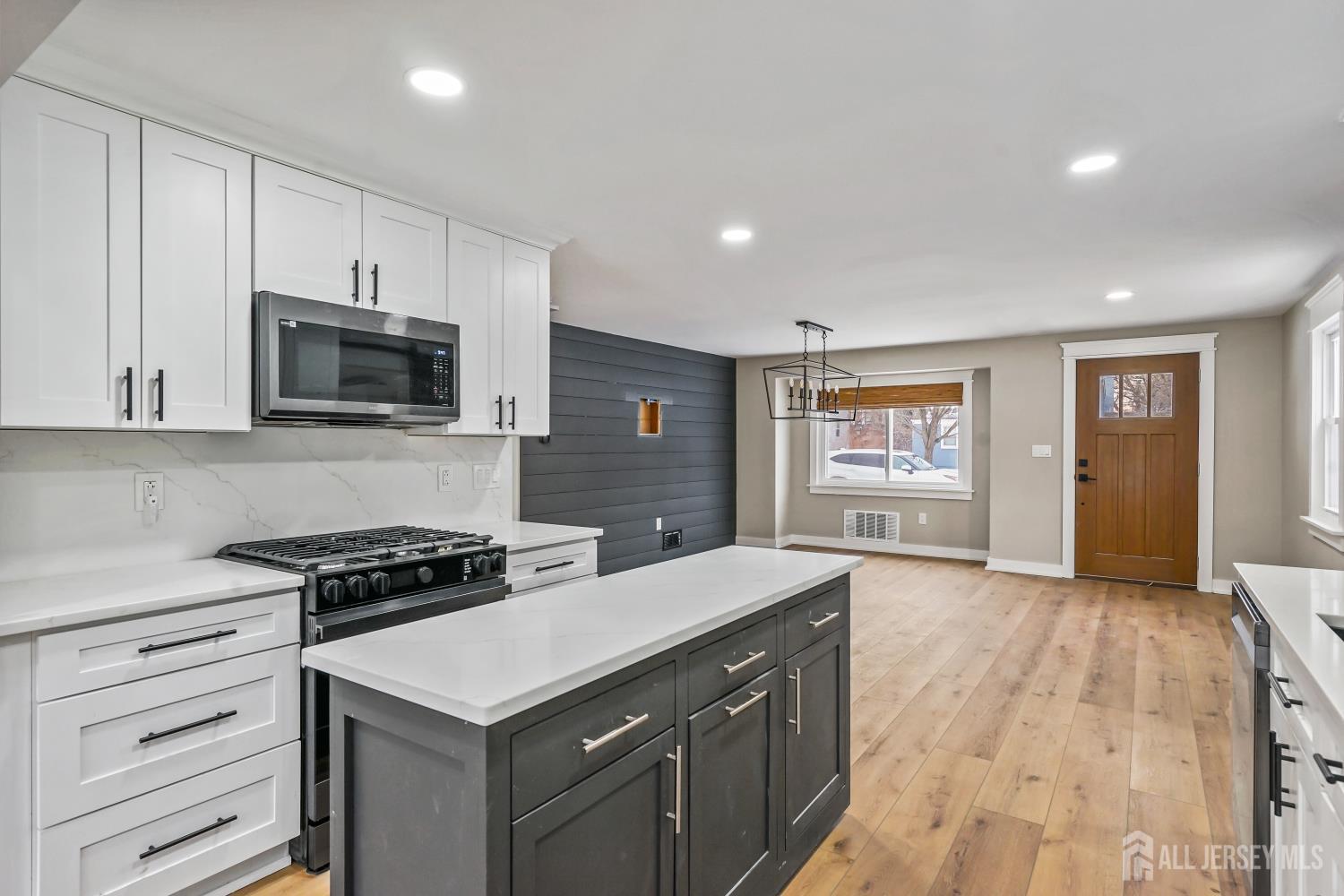 820 front Street, Dunellen, NJ, 08812 820 front Street, Dunellen, NJ, 08812