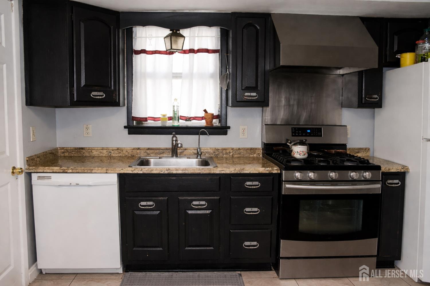 556 compton Avenue, Perth Amboy, NJ, 08861