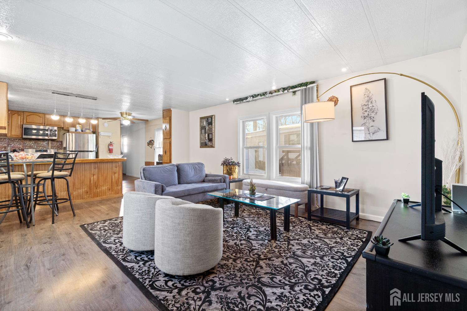 28 Dickens, North Brunswick, NJ, 08902