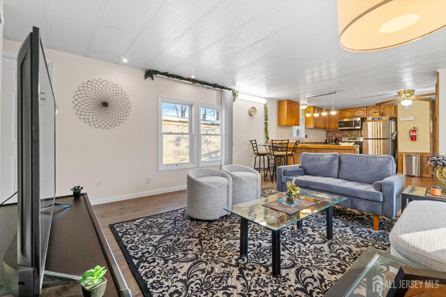 28 Dickens, North Brunswick, NJ, 08902