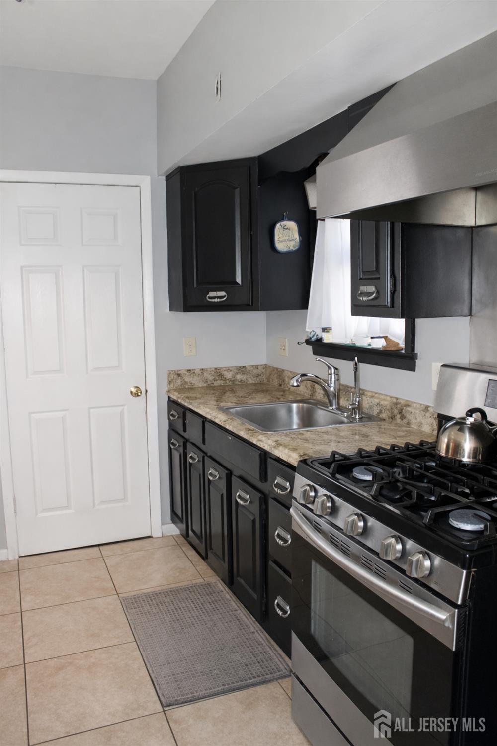 556 compton Avenue, Perth Amboy, NJ, 08861