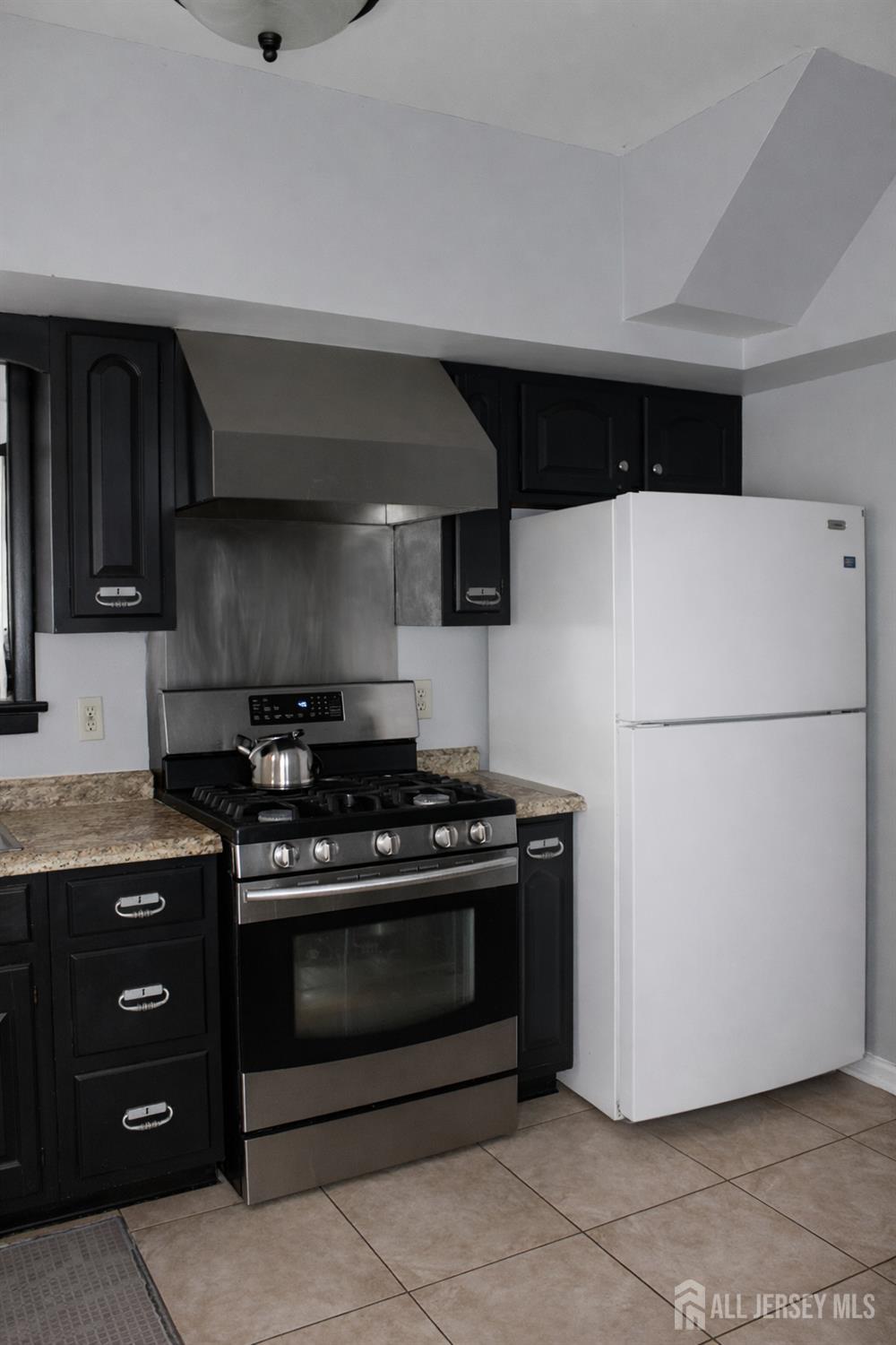 556 compton Avenue, Perth Amboy, NJ, 08861