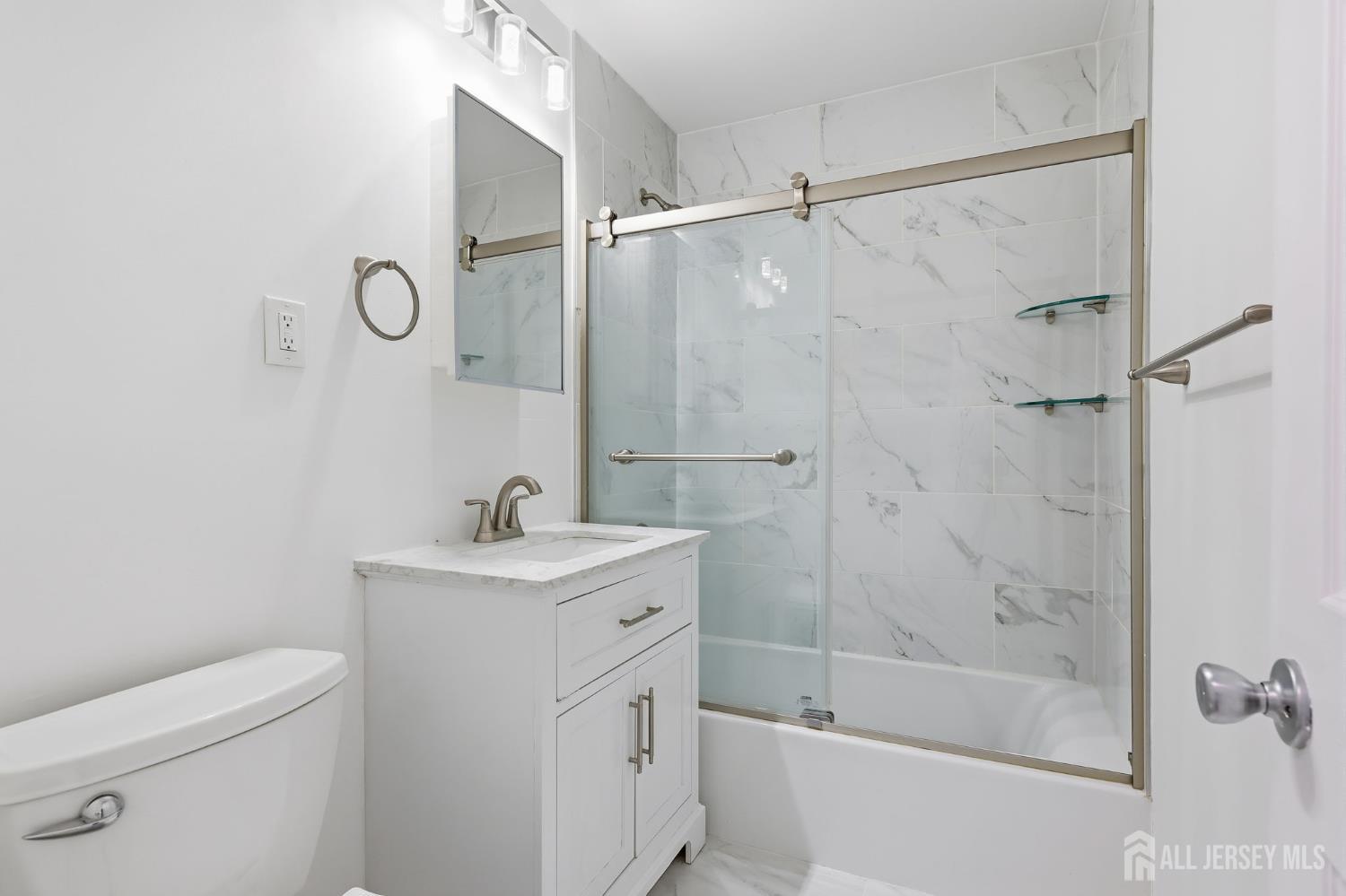 125 College Drive, Edison, NJ, 08817 125 College Drive, Edison, NJ, 08817