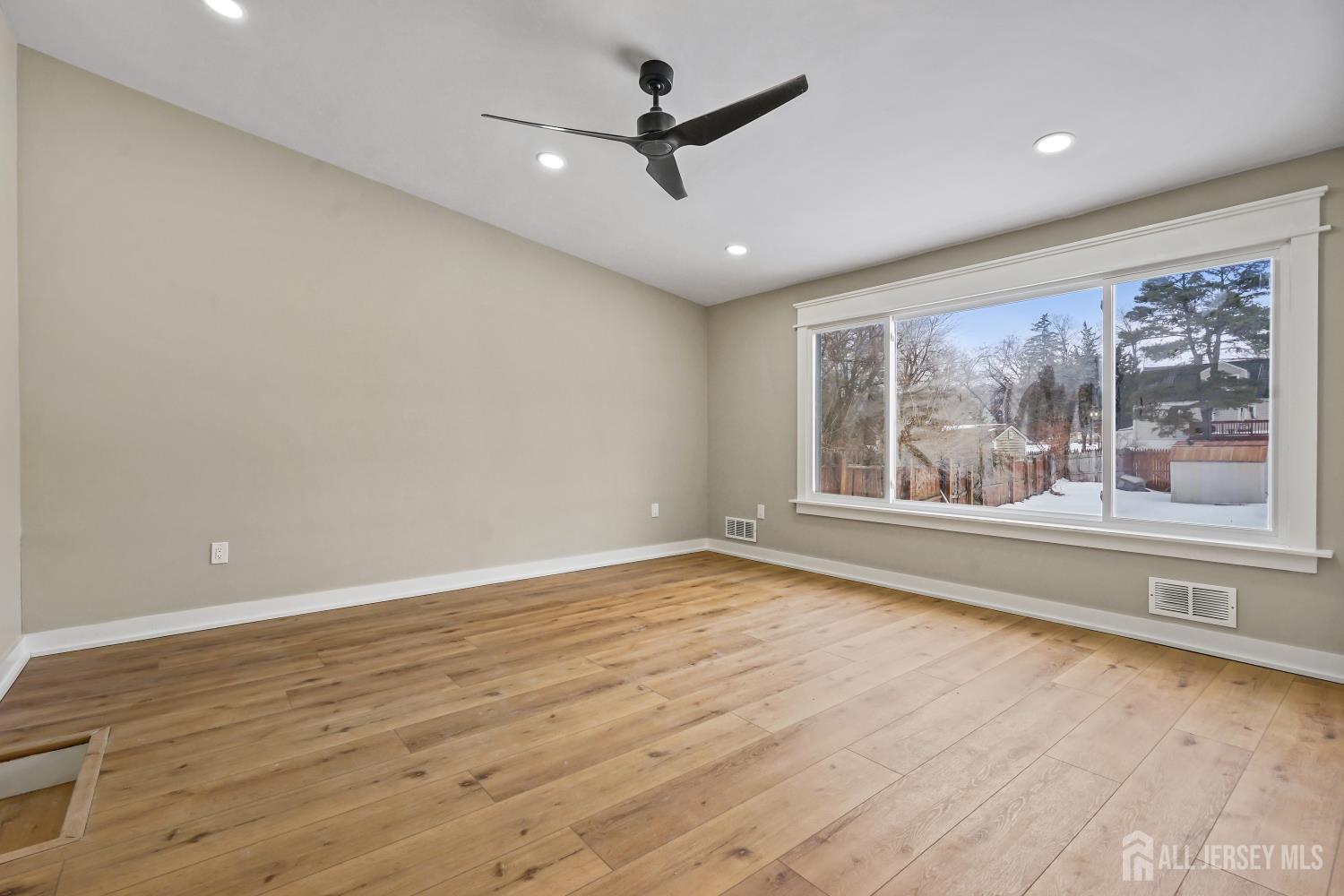 820 front Street, Dunellen, NJ, 08812 820 front Street, Dunellen, NJ, 08812