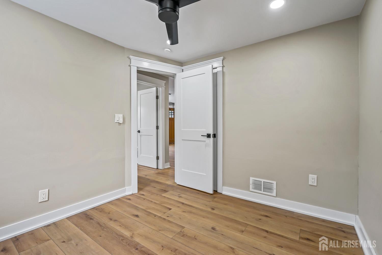 820 front Street, Dunellen, NJ, 08812 820 front Street, Dunellen, NJ, 08812