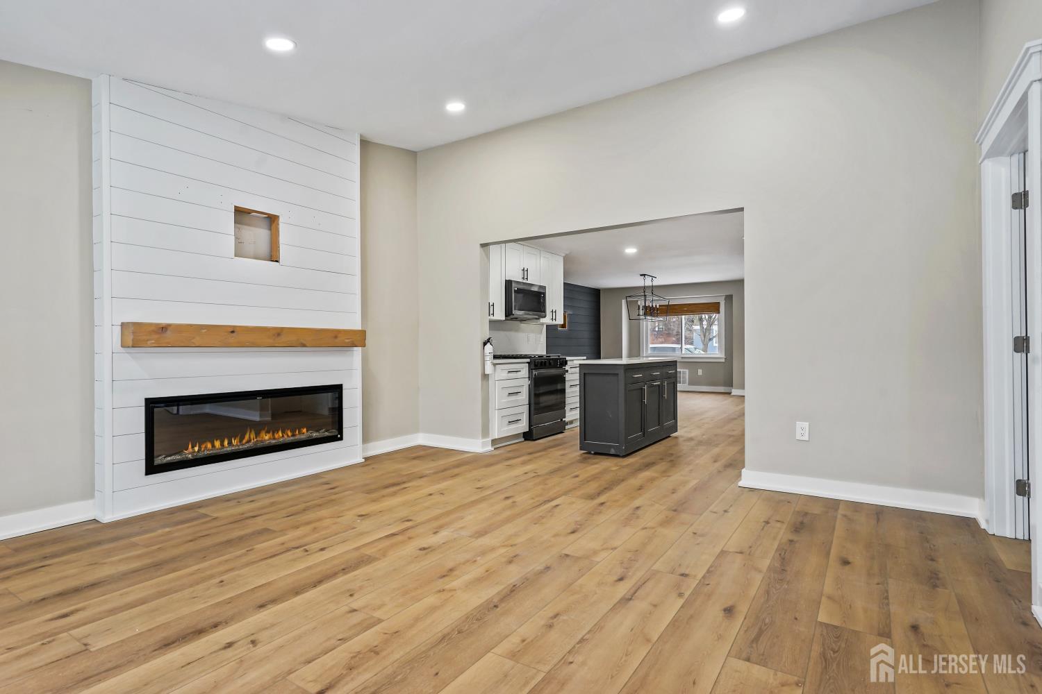 820 front Street, Dunellen, NJ, 08812 820 front Street, Dunellen, NJ, 08812