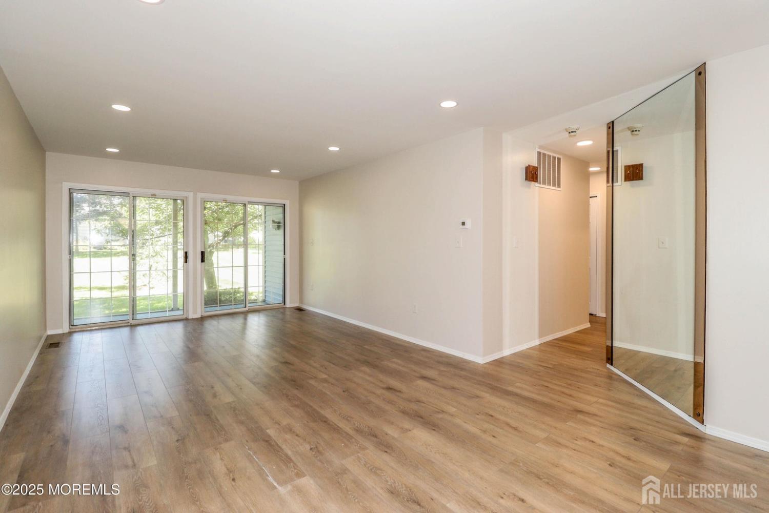 8 Benjamin Franklin Drive, Monroe, NJ, 08831