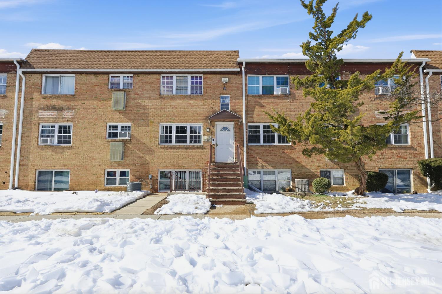 125 College Drive, Edison, NJ, 08817 125 College Drive, Edison, NJ, 08817