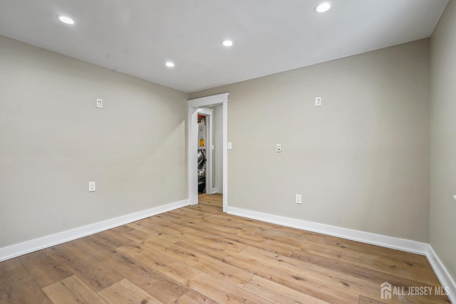 820 front Street, Dunellen, NJ, 08812 820 front Street, Dunellen, NJ, 08812